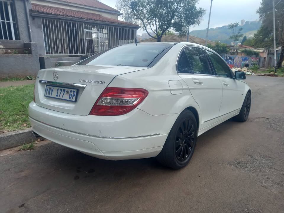 2010 Mercedes Benz C200 Kompressor Petrol, Automatic, White, 100000kms,
