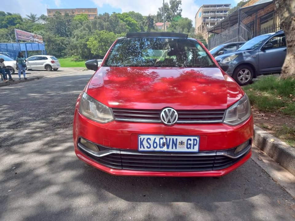 2015  VW Polo 6 Hatchback  1.4 Comfortline Petrol, Manual, Red, Sunroof 2015  VW Polo 6 Hatchback  1.4 Comfortline Petrol, Manual, Red, Sunroof