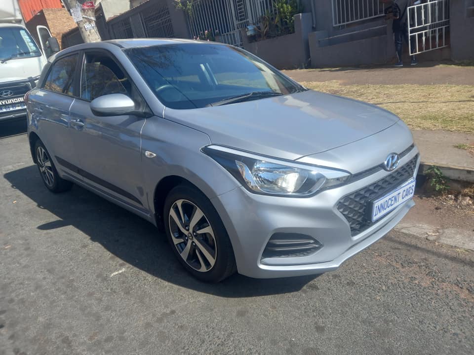 2020 HYUNDAI i20 1.2 ENGINE PETROL, MANUAL, SILVER COLOR, MILEAGE , PRICE. SPARE