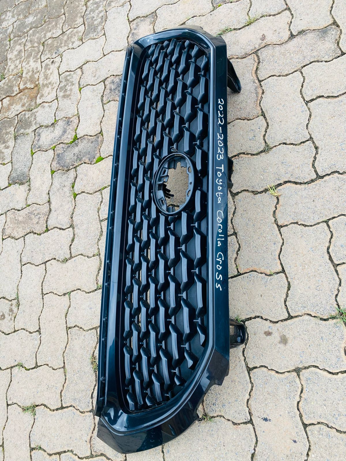 2022-2023 Toyota Corolla cross front grill for sale - Private Seller 2022-2023 Toyota Corolla cross front grill for sale - Private Seller