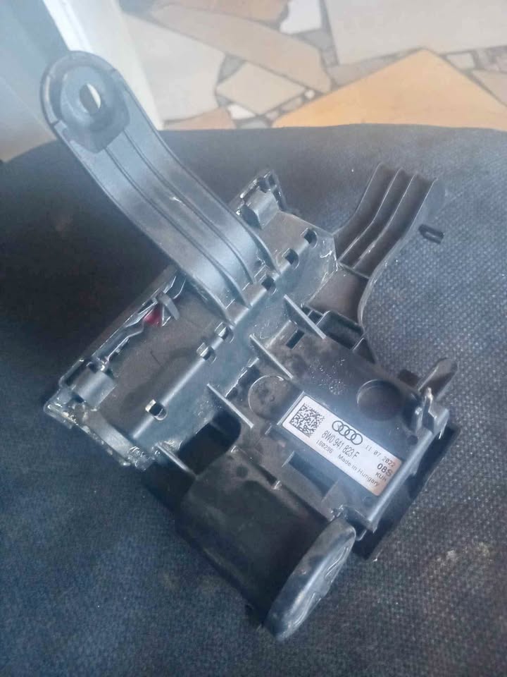 AUDI A4 B9 Battery fuse 8W0 941 823 F - Private Seller AUDI A4 B9 Battery fuse 8W0 941 823 F - Private Seller