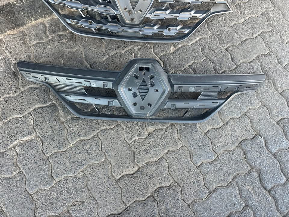 Renault Kiger front grille - Private Seller Renault Kiger front grille - Private Seller