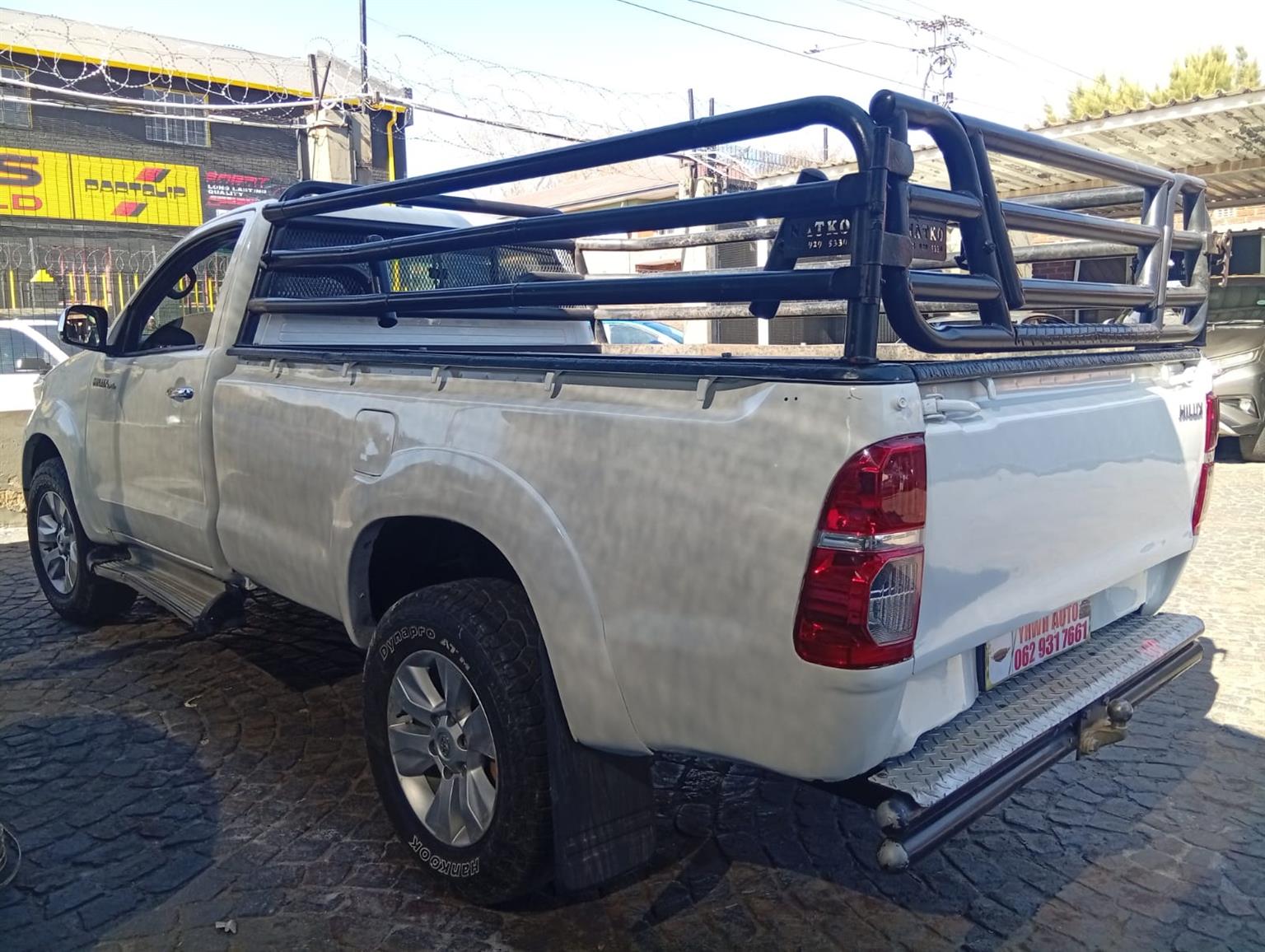 2011 Toyota Hilux 3.0 D4D High Raider SingleCab BOOT RAILINGSManual F