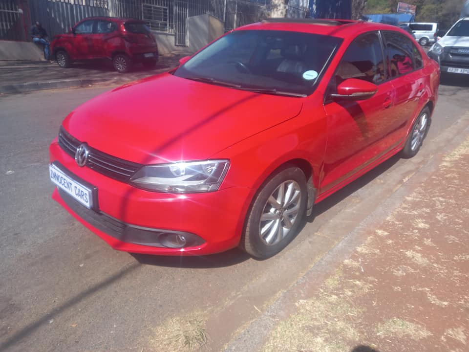 2011 VW JETTA 6 1.4 TSI ENGINE PETROL, MANUAL, MILEAGERED COLOR,  SUNROOF,