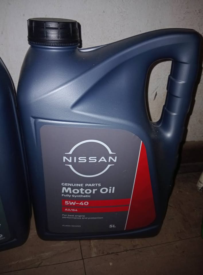 Nissan 5W-40 Synthetic Engine Oil For Sale - Private Seller