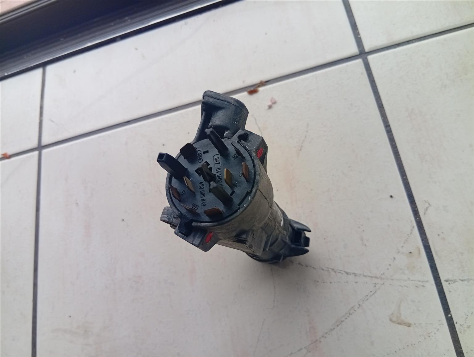 Audi A4 b6 A3 b6 VW Passat b5 Jetta 4 golf 4 ignition barrell for sale - Private Seller