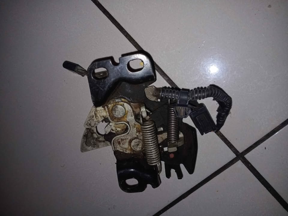 Honda BRV Bonnet catcher - Private Seller