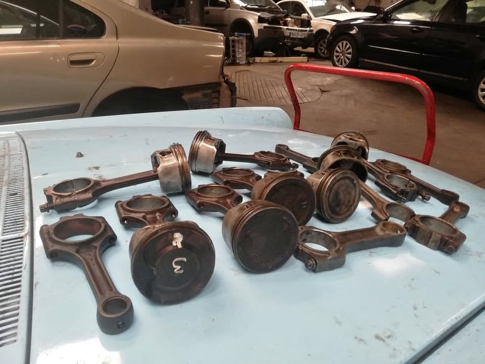 VOLVO PISTONS + CONRODS FOR SALE - Private Seller VOLVO PISTONS + CONRODS FOR SALE - Private Seller