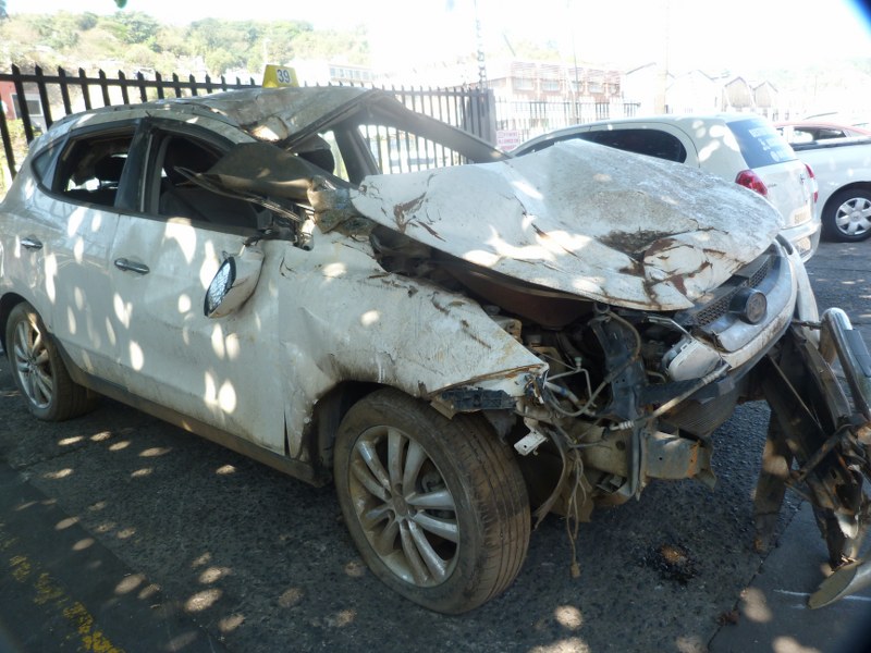 Hyundai iX35 2.0 Manual White - 2014 STRIPPING FOR SPARES - Private Seller Hyundai iX35 2.0 Manual White - 2014 STRIPPING FOR SPARES - Private Seller