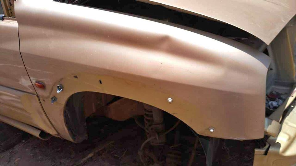 Suzuki Grand Vitara V6 RF fender - Private Seller