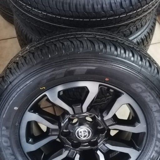Toyota legendRs rims and tyres