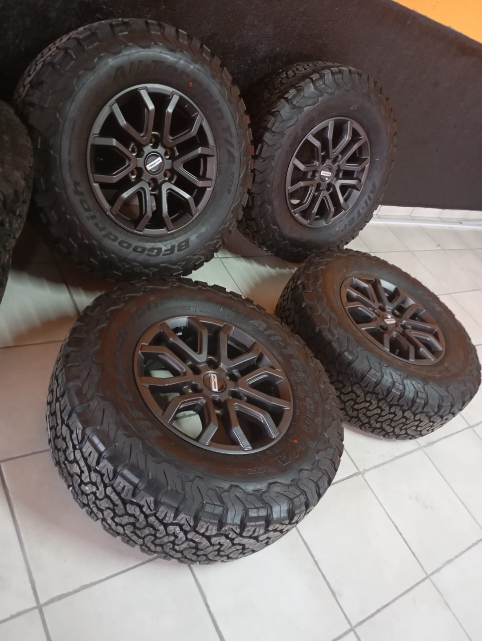 17" Original Ford Raptor rims with new tyres available - Private Seller