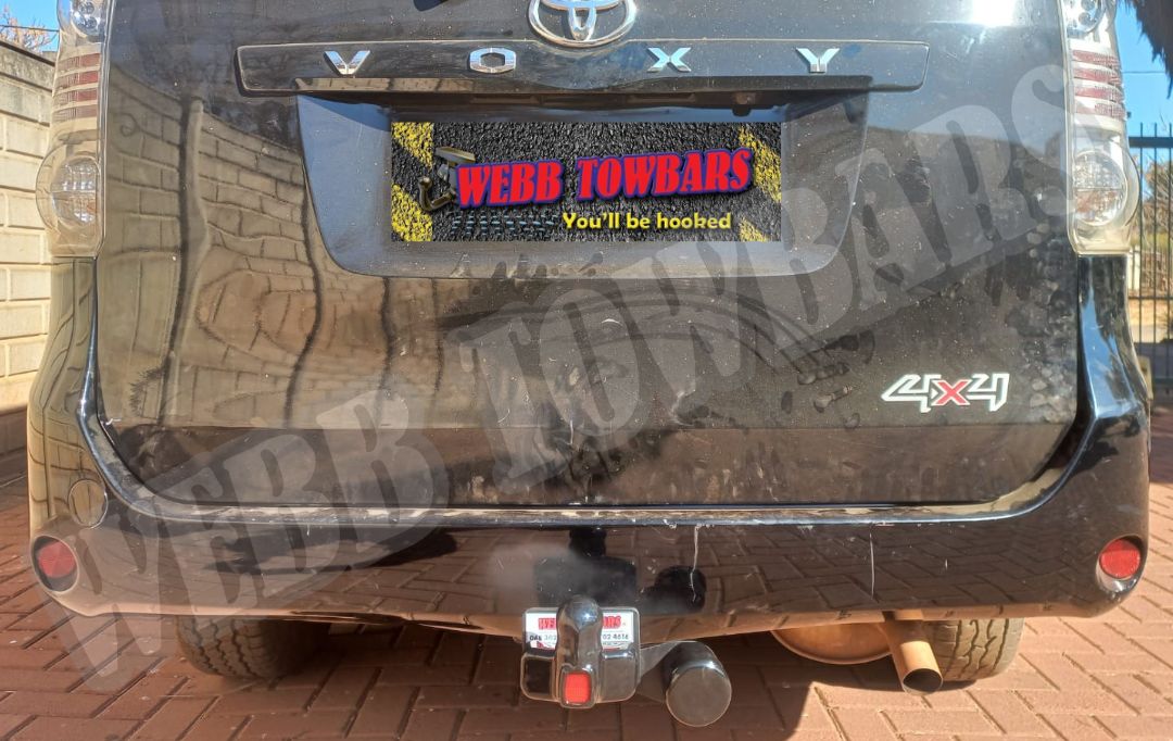Toyota Voxy Standard/Detachable Towbars - Private Seller Toyota Voxy Standard/Detachable Towbars - Private Seller