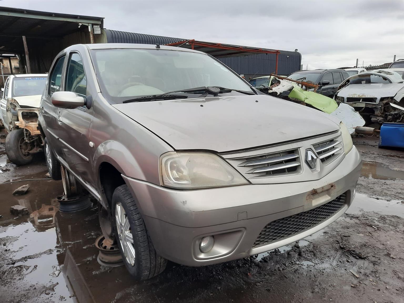2009 Renault Logan 1.6 8valve – Stripping for Spares.