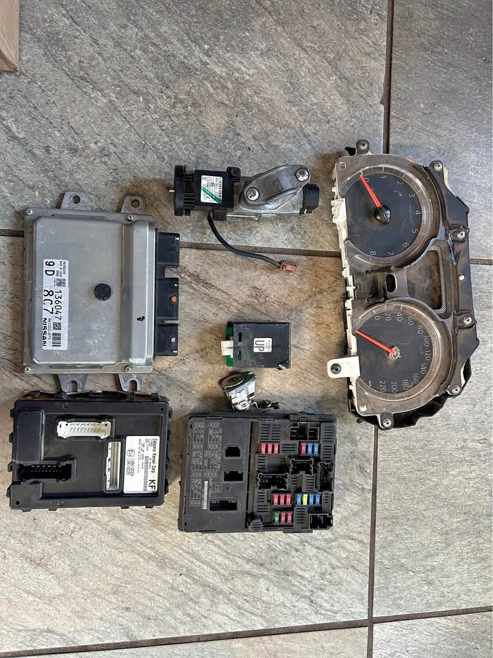 Nissan Almera HR 15 1.5 Lockset Available Call or WhatsApp - Private Seller Nissan Almera HR 15 1.5 Lockset Available Call or WhatsApp - Private Seller