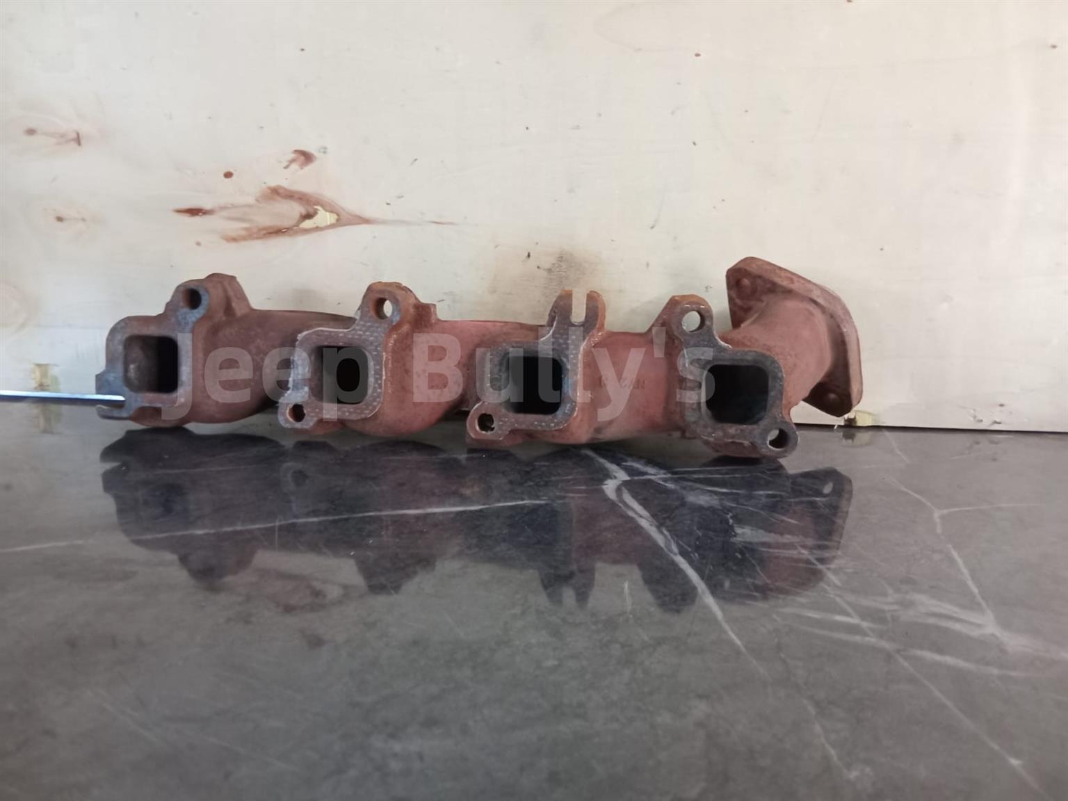 Jeep Grand Cherokee WK1 Exhaust Manifold (USED) - Private Seller Jeep Grand Cherokee WK1 Exhaust Manifold (USED) - Private Seller