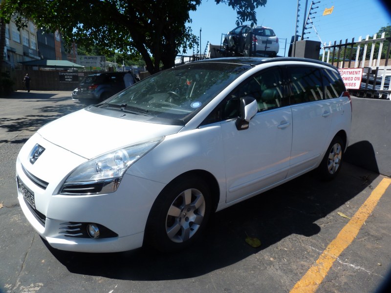 Peugeot 5008 1.6 THP Allure AT White - 2012 STRIPPING FOR SPARES - Private Seller