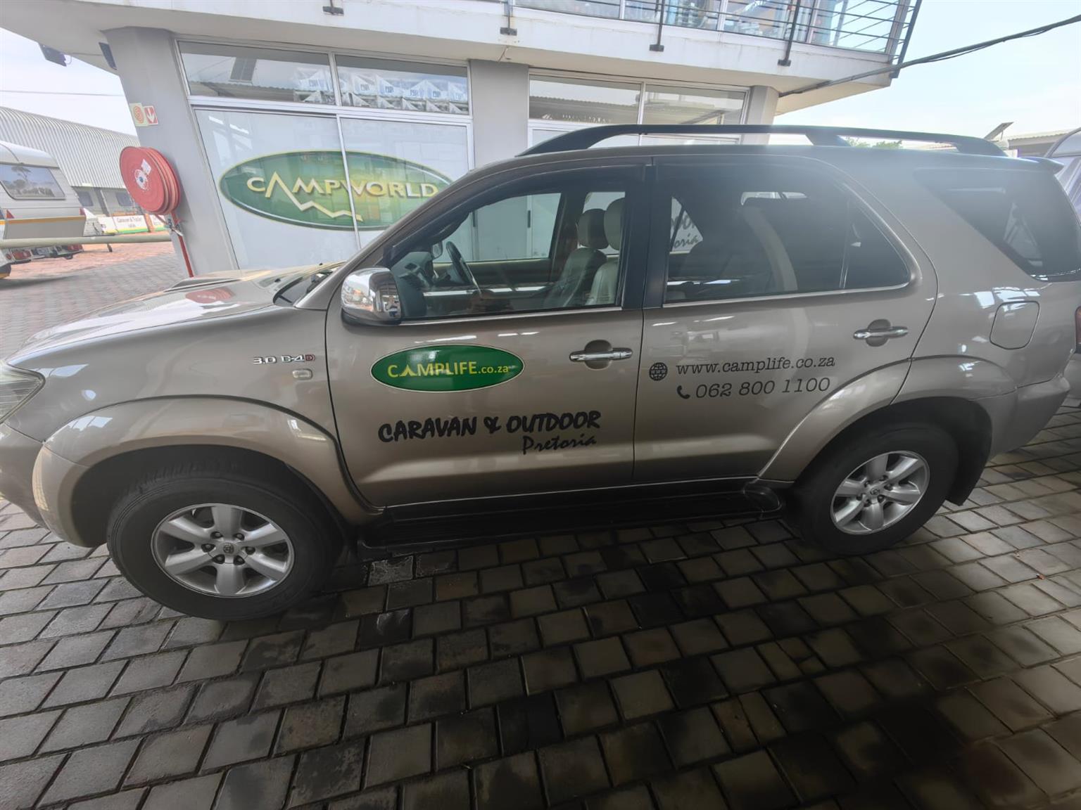 2011 Toyota Fortuner 3.0 D4D 4×4 Manual 2011 Toyota Fortuner 3.0 D4D 4×4 Manual