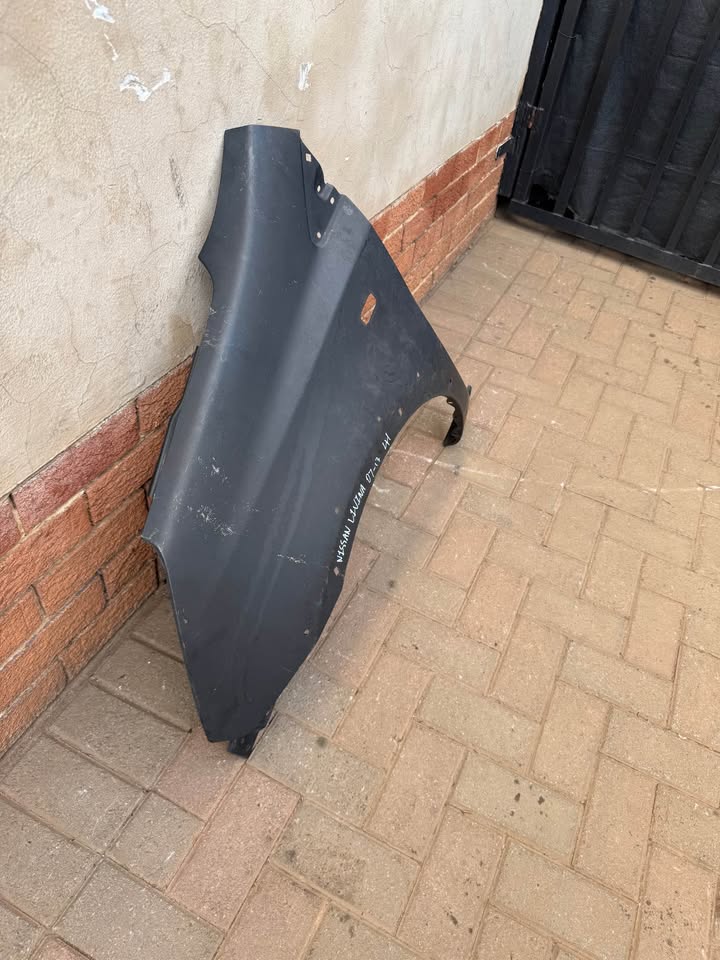 Nissan Livina Left Fender - Private Seller Nissan Livina Left Fender - Private Seller