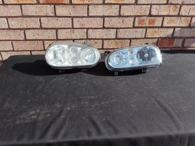 Volkswagen Golf 4 Headlight - Private Seller Volkswagen Golf 4 Headlight - Private Seller