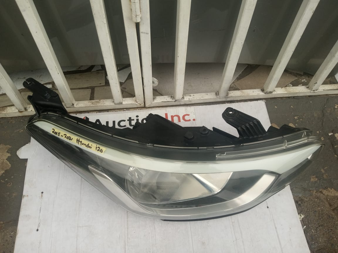 2016-2020 HYUNDAI I20 GRAND RIGHT SIDE HEADLIGHT FOR SALE - Private Seller