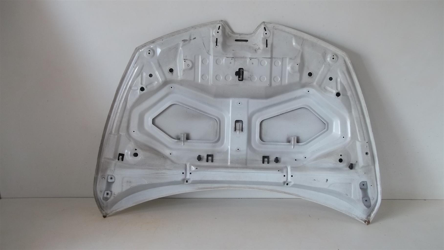 Renault Clio 4 Bonnet - Private Seller Renault Clio 4 Bonnet - Private Seller