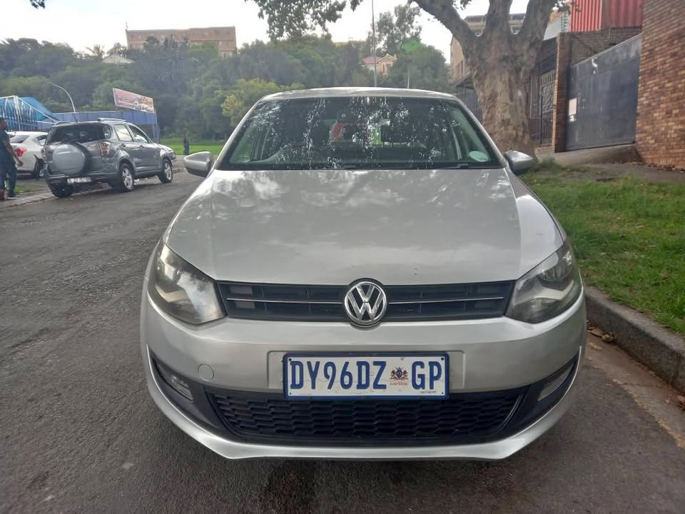 2012 VW Polo 6 Hatchback  Silver, 1.4 Petrol, Manual, 85000kms