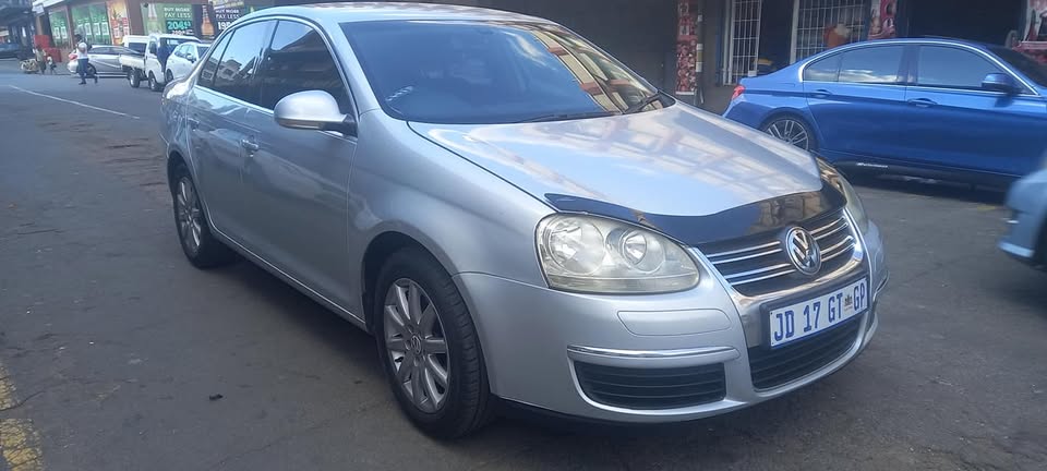 2007 VW JETTA 5 1.6 PETROL, MANUAL SEDAN, SILVER COLOR, 82000KM