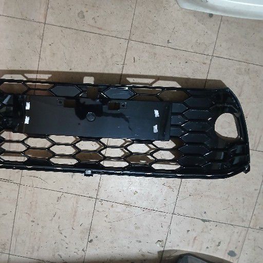 Toyota urban cruiser grill - Private Seller Toyota urban cruiser grill - Private Seller