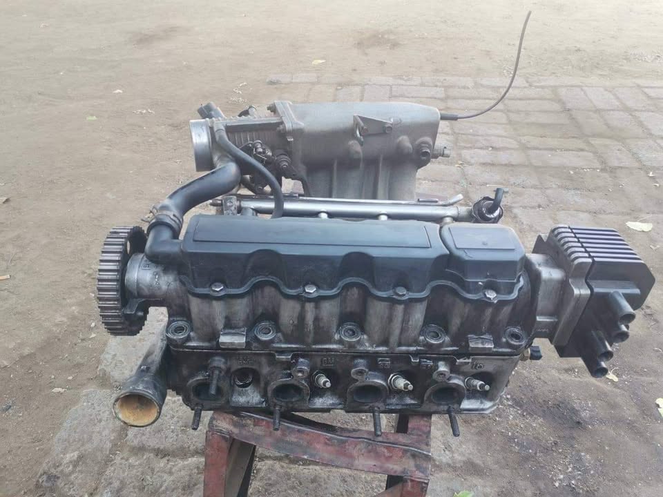 Opel corsa gsi 1.6 compleet head - Private Seller