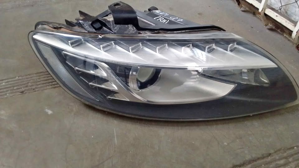 Audi Q7 headlights - Private Seller Audi Q7 headlights - Private Seller