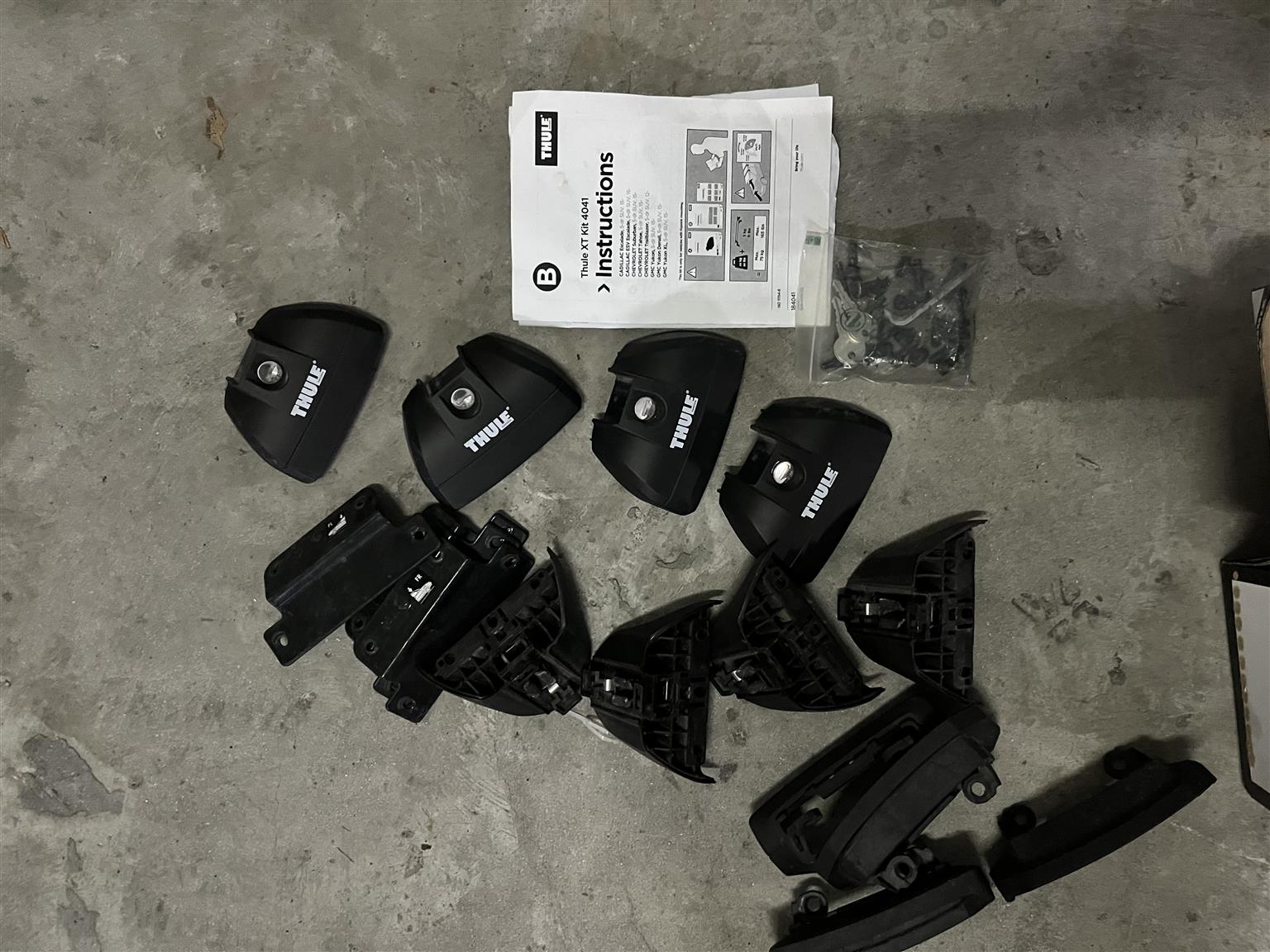 Thule Roof Rack Kit - Private Seller