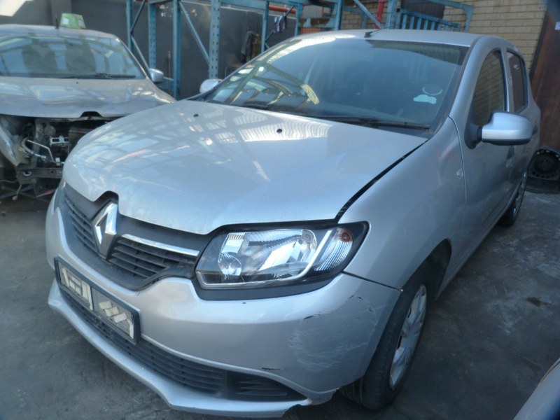 Renault Sandero 900T Expression Manual - 2015 SPARESBOYZ STRIPPING FOR SPARES - Private Seller
