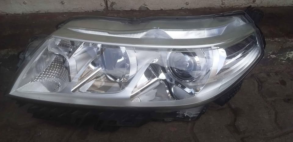 Suzuki vitrara headlight - Private Seller Suzuki vitrara headlight - Private Seller