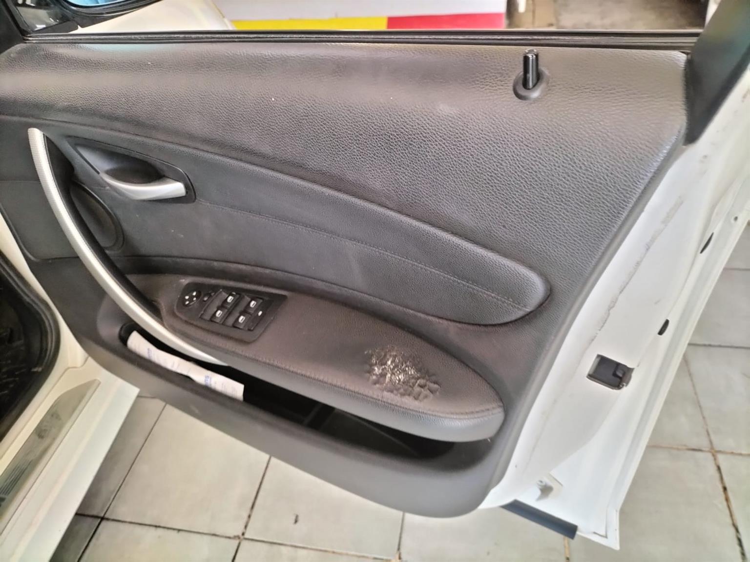 2009 BMW E87 120i MSPORT ,MANUAL PETROL ,SUNROOF 110.000KM