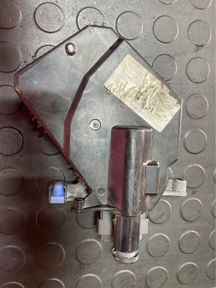 BMW E65 7 series M57N Ignition Switch CAS Start Stop SWITCH Key - Private Seller BMW E65 7 series M57N Ignition Switch CAS Start Stop SWITCH Key - Private Seller
