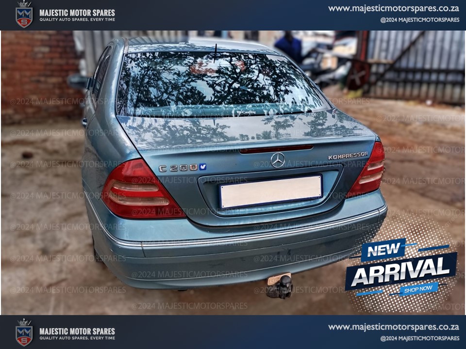 2003 Mercedes Benz C200 Kompressor W203 manual petrol stripping for spares