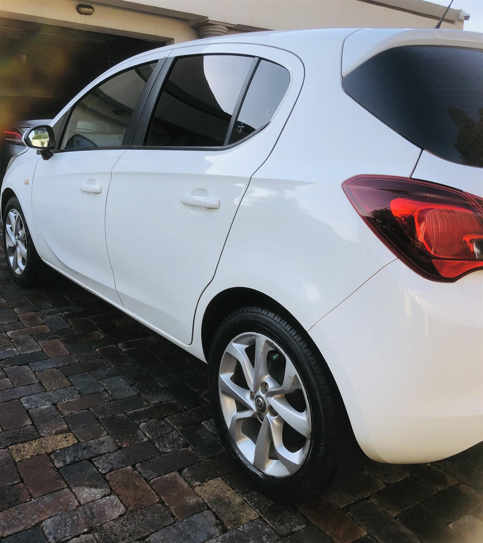 Opel Corsa 1.0T ECOTEC (Enjoy)