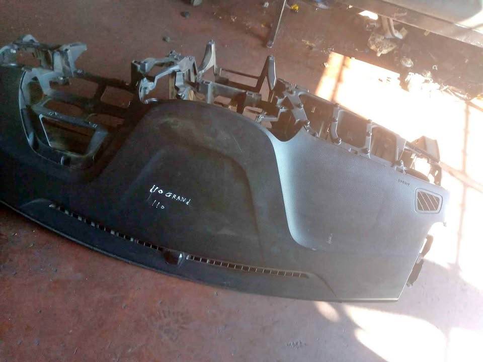 Hyundai i10 grand dashboard airbag - Private Seller Hyundai i10 grand dashboard airbag - Private Seller