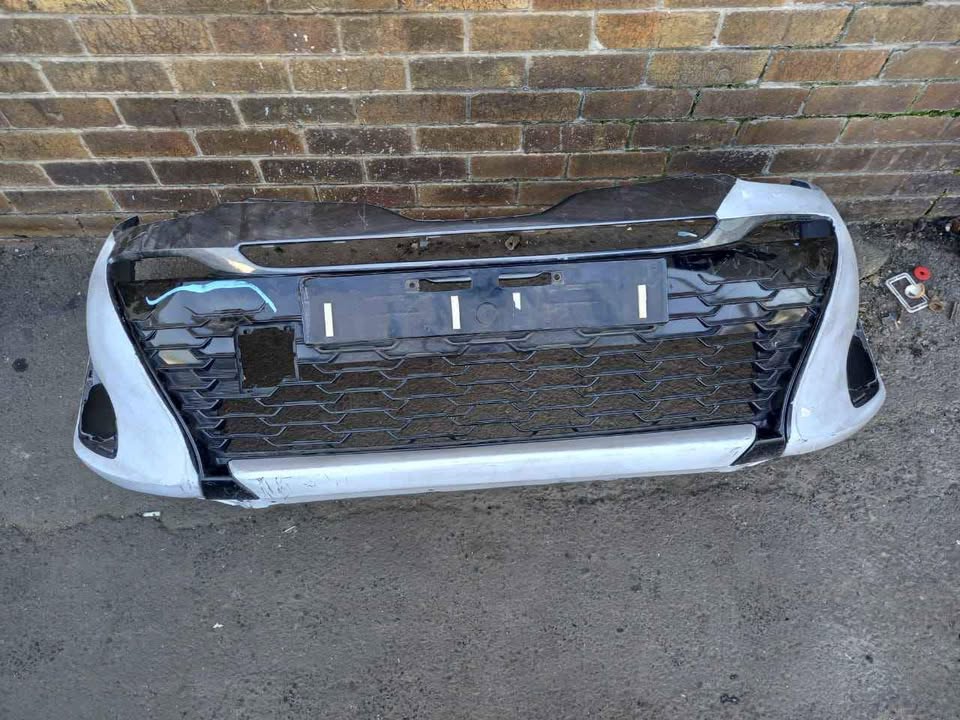 Toyota Yaris new model complete bumper - Private Seller Toyota Yaris new model complete bumper - Private Seller