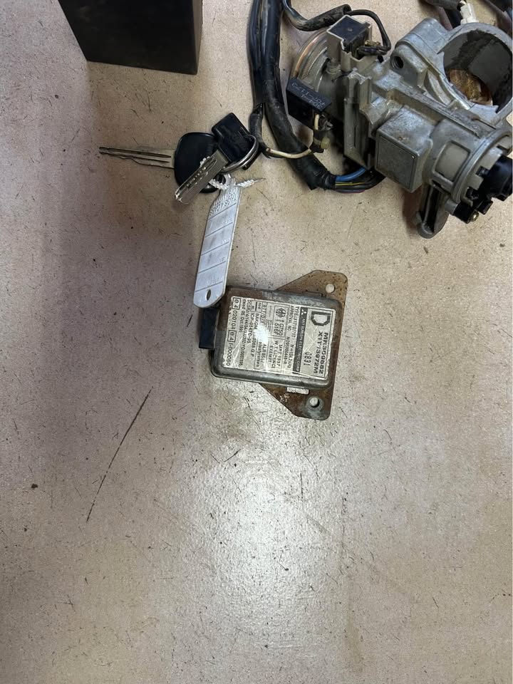 Mitsubishi Colt 4M40 lockset For Sale - Private Seller