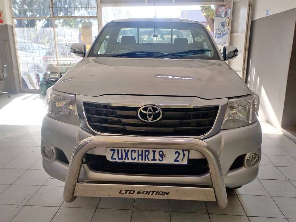 2011 TOYOTA HILUX 2.5D4D RAIDER SINGLE CAB MANUAL