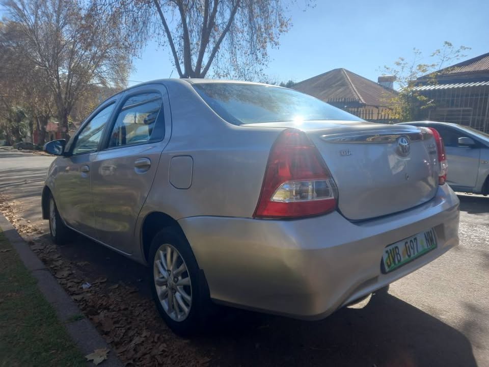 Toyota Etios Sedan 1.5 Sprint Petrol, Manual, Silver, 74000kms