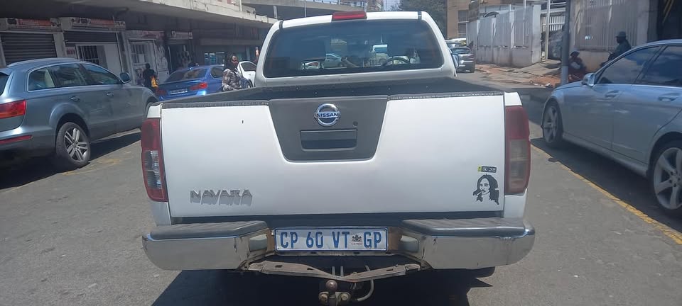 2013 NISSAN NAVARA 2.2 DIESEL, MANUAL, WHITE COLOUR, 85000KM Call Inno