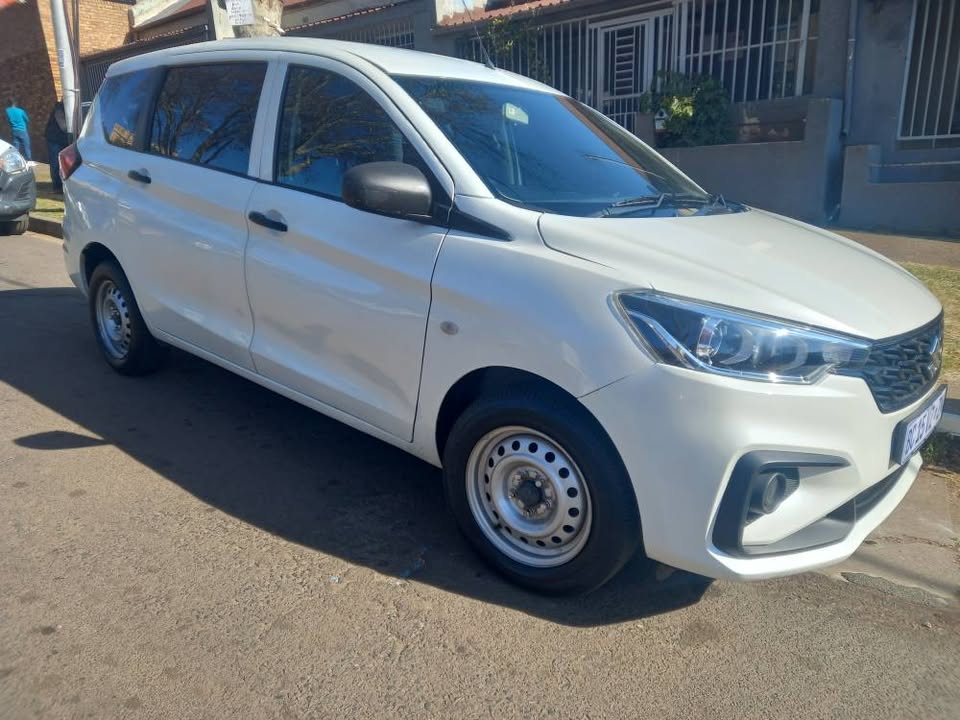 2023 Suzuki Ertiga 1.5 Manual Petrol, White, Full service history, 94000kms