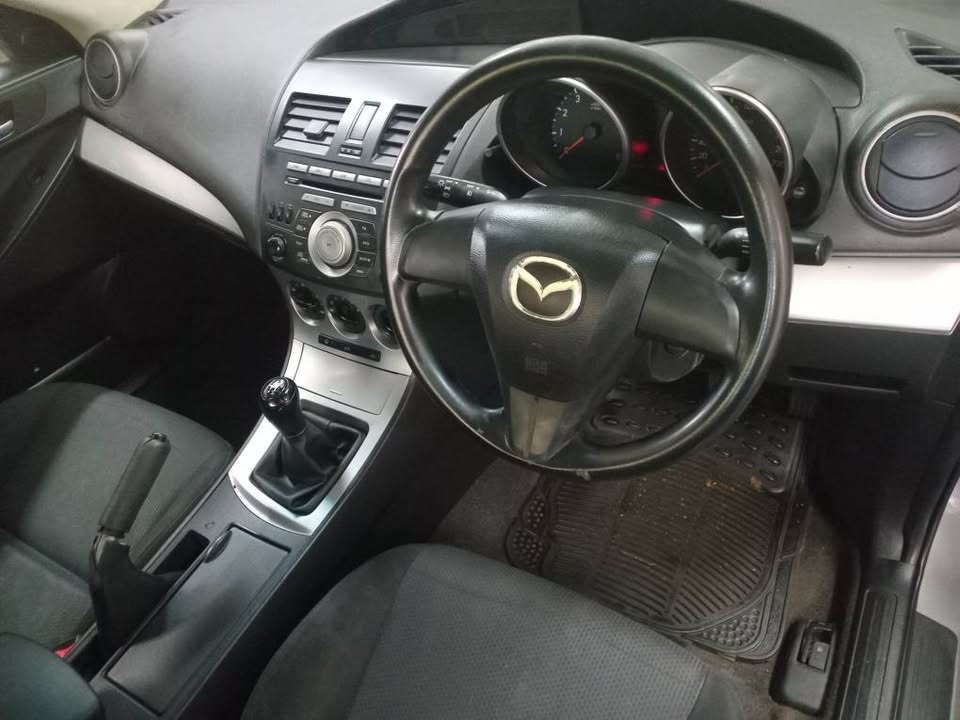 2012 Mazda 3 1.6 Dynamique Petrol,Manual Grey 91000km
