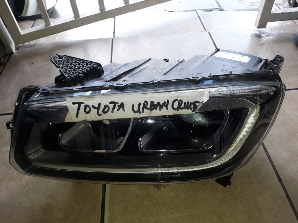 2020 TOYOTA URBAN CRUISER. LEFT SIDE HeadLight 2020 TOYOTA URBAN CRUISER. LEFT SIDE HeadLight