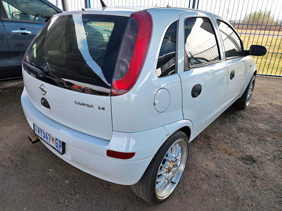 Opel Corsa Gamma 1.6 Stripping for Spares/Parts - Private Seller Opel Corsa Gamma 1.6 Stripping for Spares/Parts - Private Seller