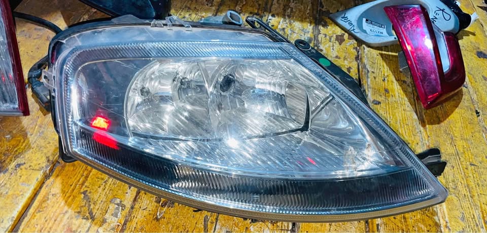 Citroen C3 headlight - Private Seller Citroen C3 headlight - Private Seller