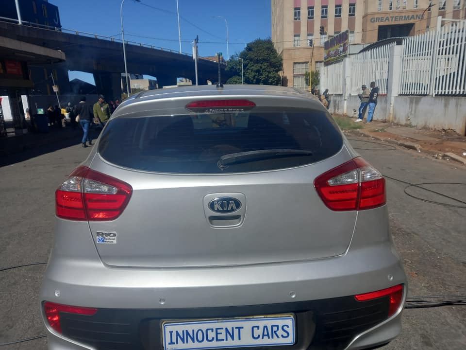 2015 KIA RIO 1.4 PETROL, MANUAL, SILVER COLOR, MILEAGE 93000KM SPARE KEY